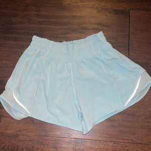 lululemon hotty hot shorts SIZE 2 TALL (baby blue color)